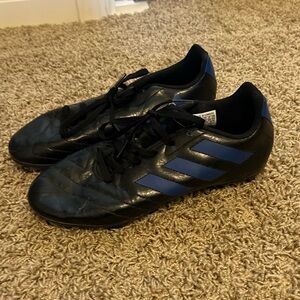 Soccer cleats